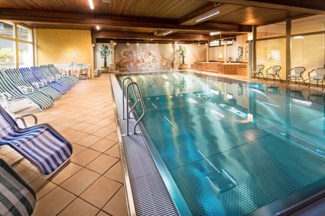 4-Sterne Hotel mit Hallenbad im Zentrum vom Ballondorf Filzmoos, Österreich