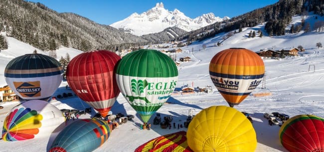 Ballonstart im Jänner auf der Hammerwiese in Filzmoos