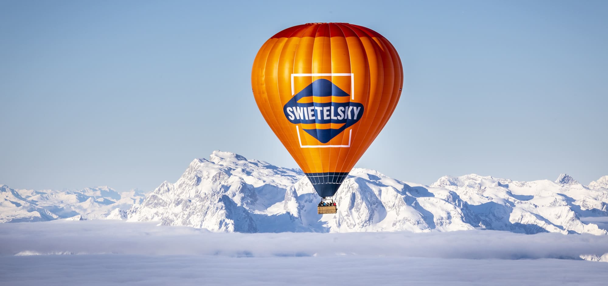 Ballonfahrt über den Wolken